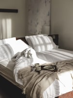 Ropa de cama de alta calidad, caja fuerte, escritorio y wifi gratis