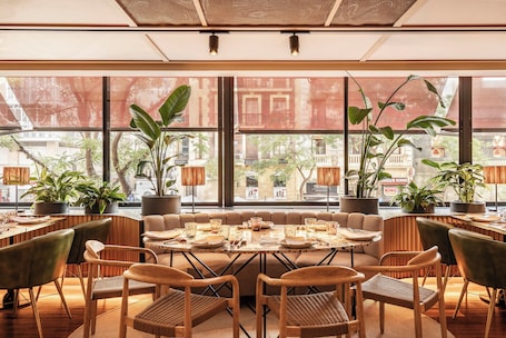 Restaurante. Hotel Vincci SoMa