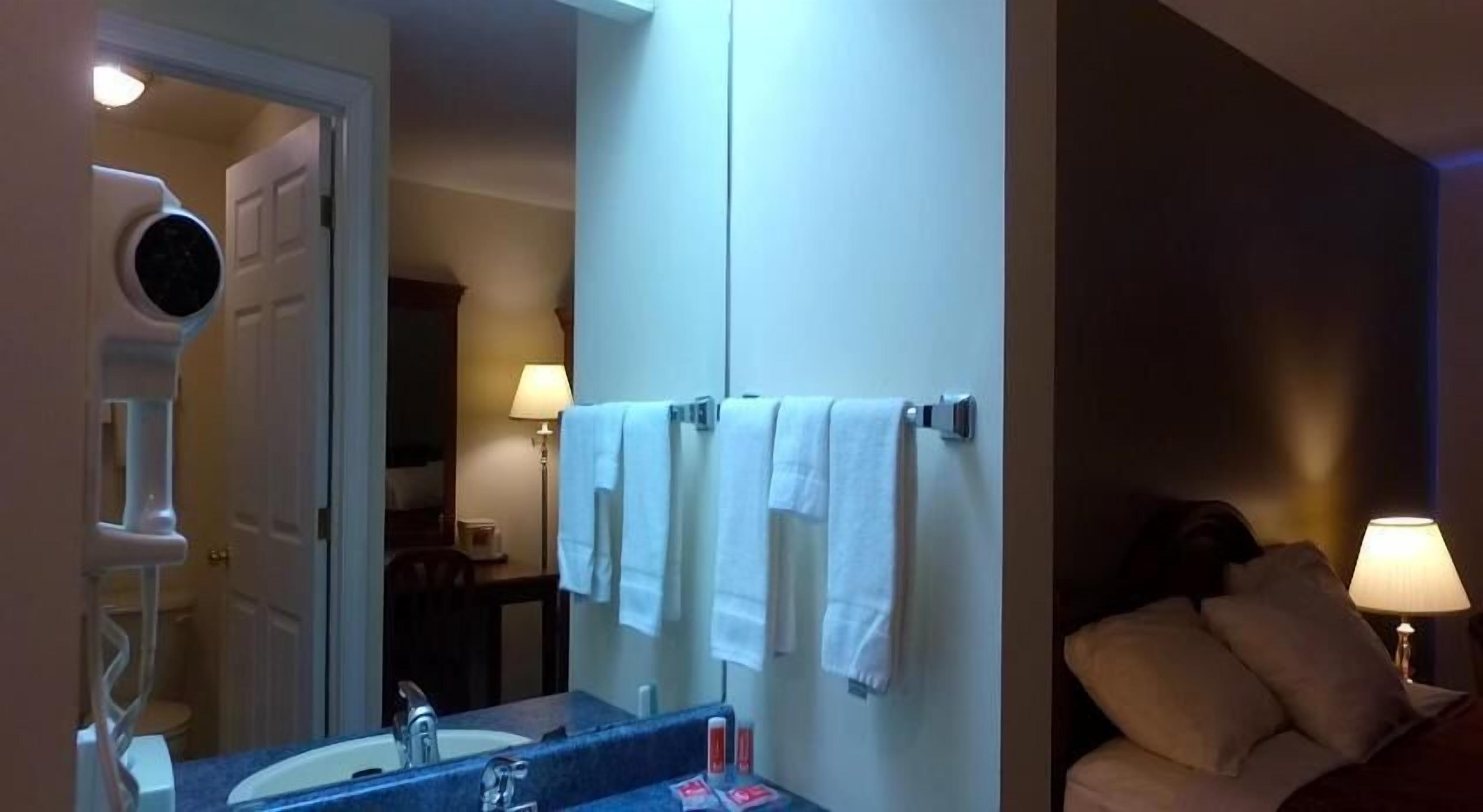 Desk, iron/ironing board, rollaway beds, free WiFi