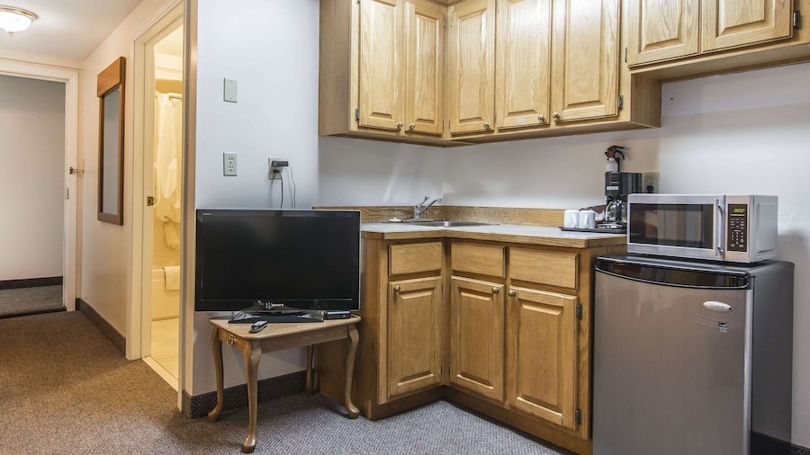 Econo Lodge & Suites Saint John
