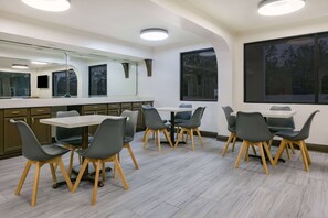 Bao gồm bữa sáng kiểu Âu hàng ngày 