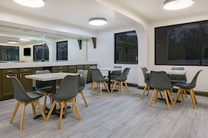 Free daily continental breakfast