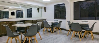 Super 8 by Wyndham Moss Point