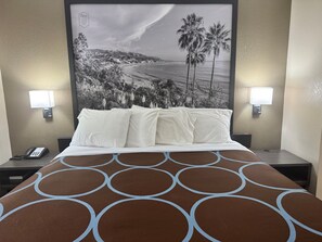 Suite, 1 King Bed, Non Smoking | In-room safe, blackout drapes, iron/ironing board, free WiFi - Super 8 by Wyndham Moss Point (Moss Point)