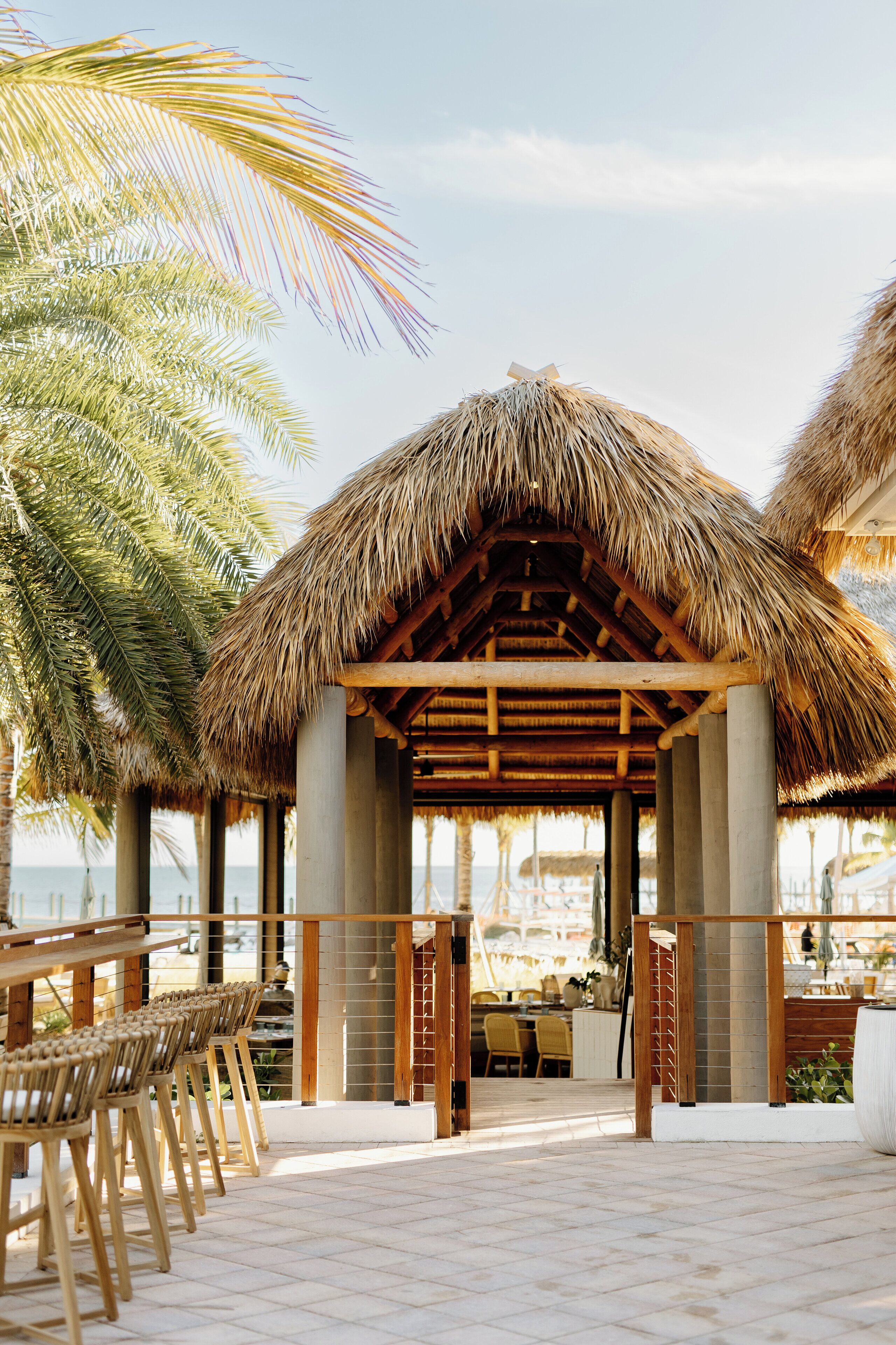 3 nhà hàng, phục vụ bữa sáng 