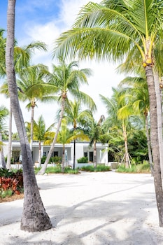 Hotel Exterior at Islander Resort