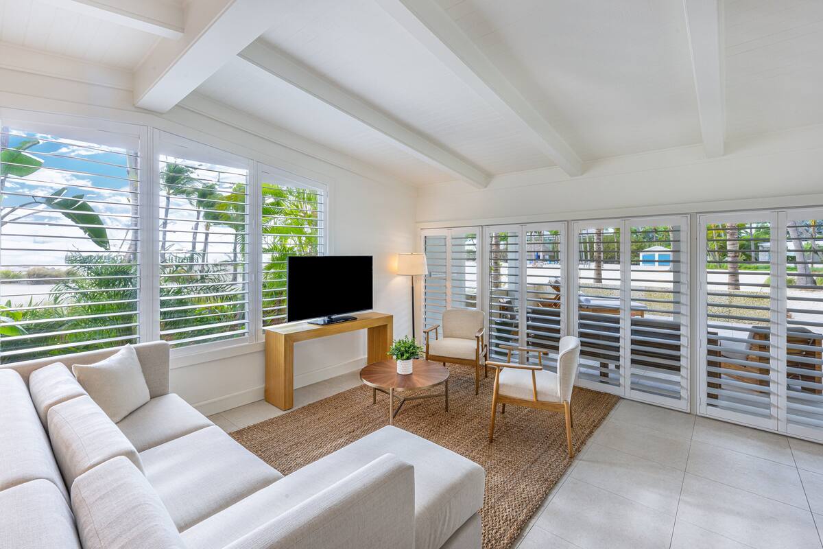 Lighthouse Suite Ocean View Two Bedroom | เครื่องนอนระดับพรีเมียม, ตู้นิรภัยในห้องพัก, โต๊ะทำงาน, ผ้าม่านกันแสง