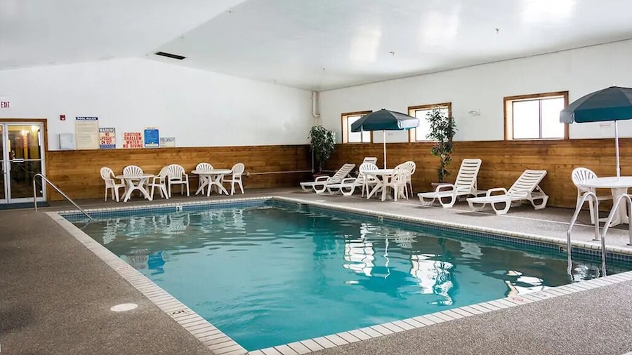 Norwood Inn and Suites - Minneapolis-St Paul Roseville