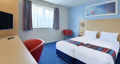 Travelodge Swansea M4