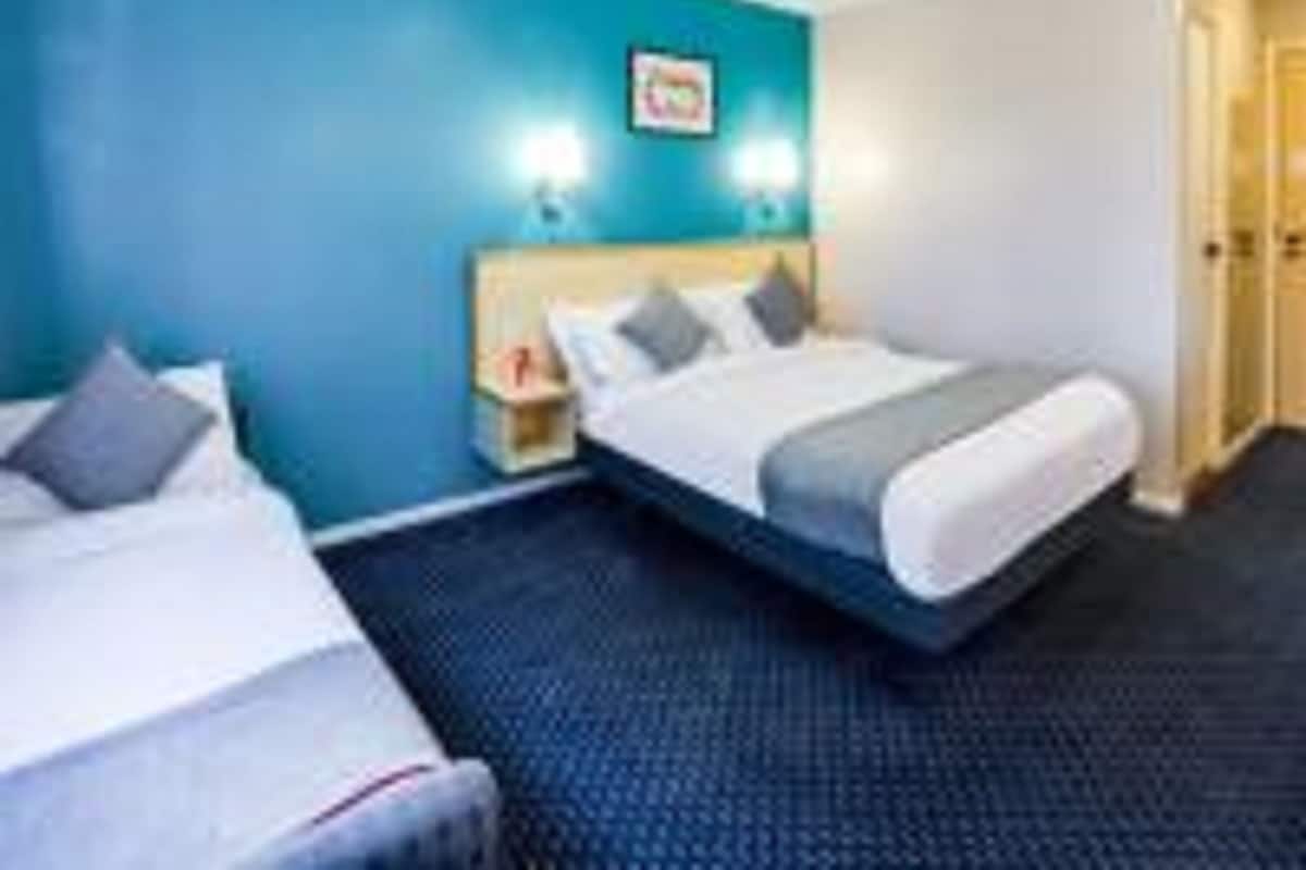 Phòng 2 giường đơn Deluxe, 2 giường đơn | Bàn, truy cập Internet không dây miễn phí, bộ trải giường 