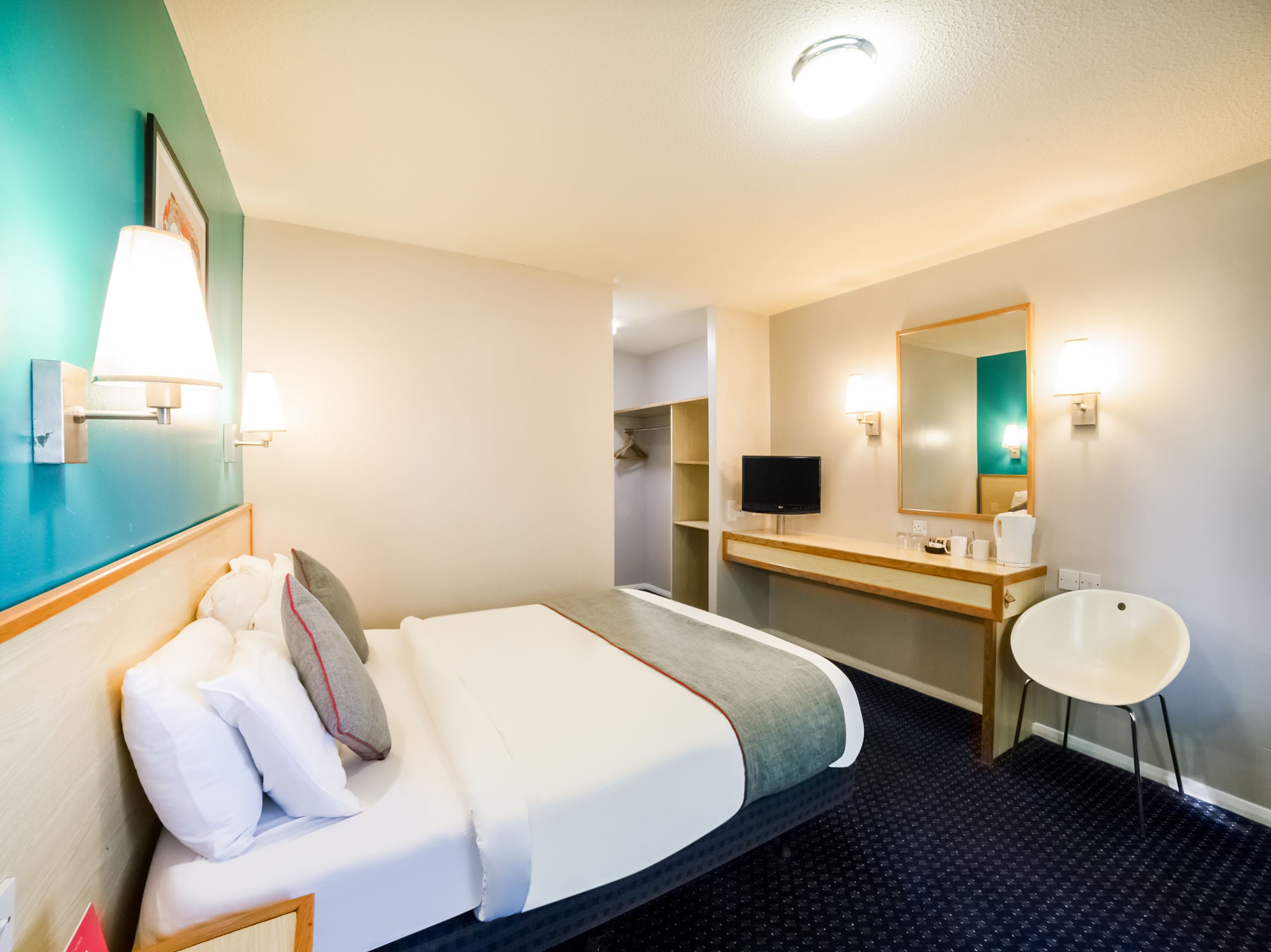 Deluxe-Doppelzimmer, 1 Doppelbett | Schreibtisch, kostenloses WLAN, Bettwäsche