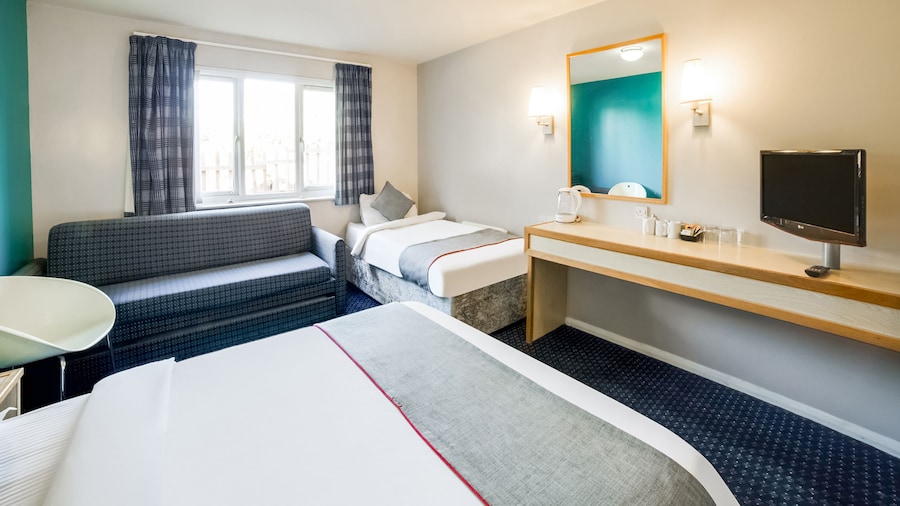 OYO Sunrise Hotel, A46 N Leicester
