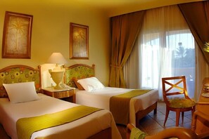 Minibar, una cassaforte in camera, ferro/asse da stiro