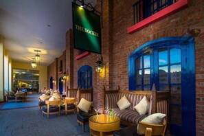 8 restaurantes, cocina internacional