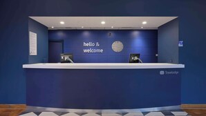 Reception - Travelodge Leeds Central (Leeds)