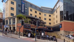 Exterior - Travelodge Leeds Central (Leeds)