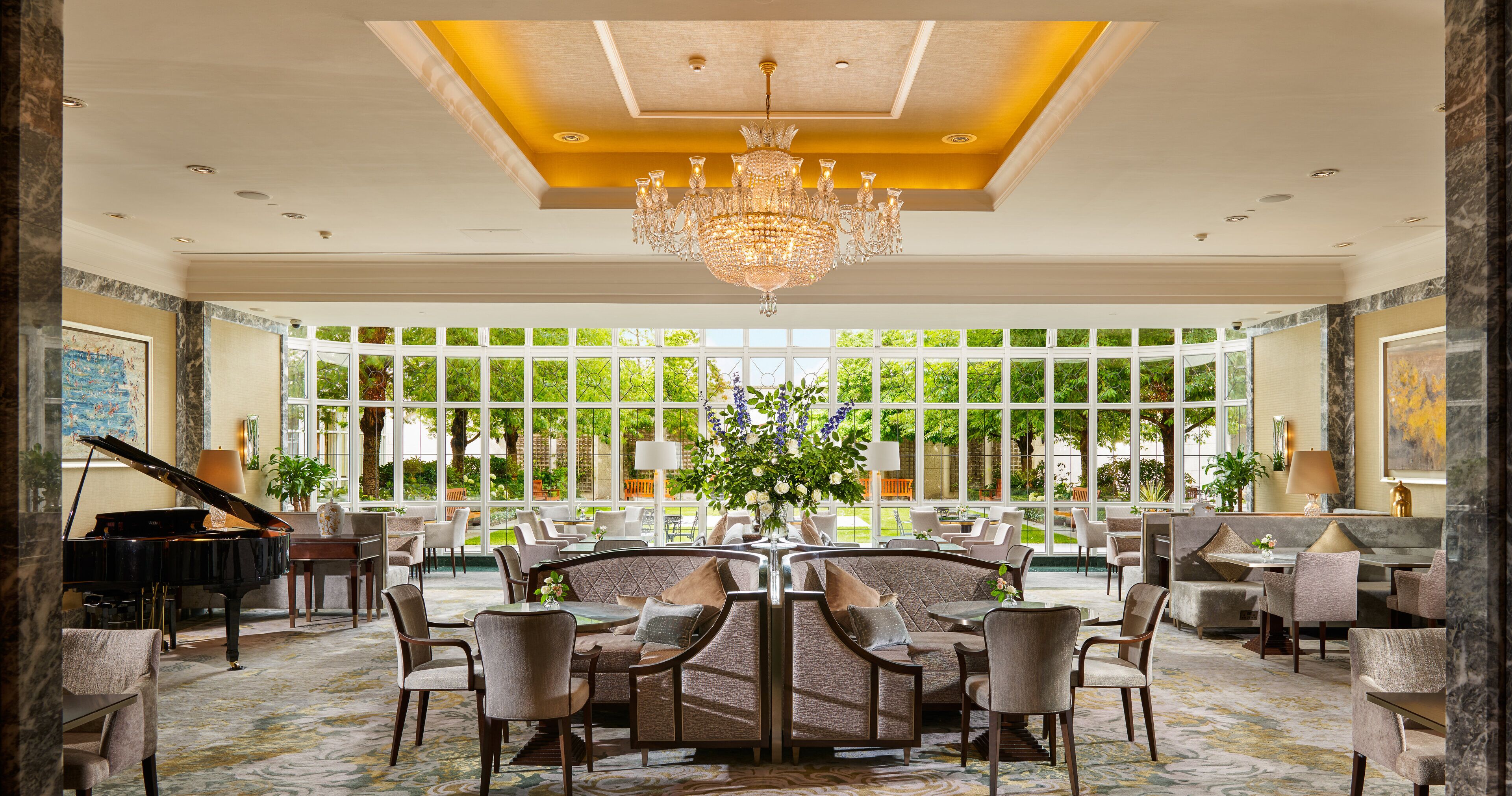 3 restaurants, breakfast served