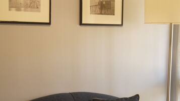 Deluxe King Room | Room amenity