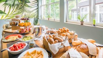 Desayuno buffet todos los días (con cargo)