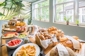 Desayuno buffet todos los días (con cargo)