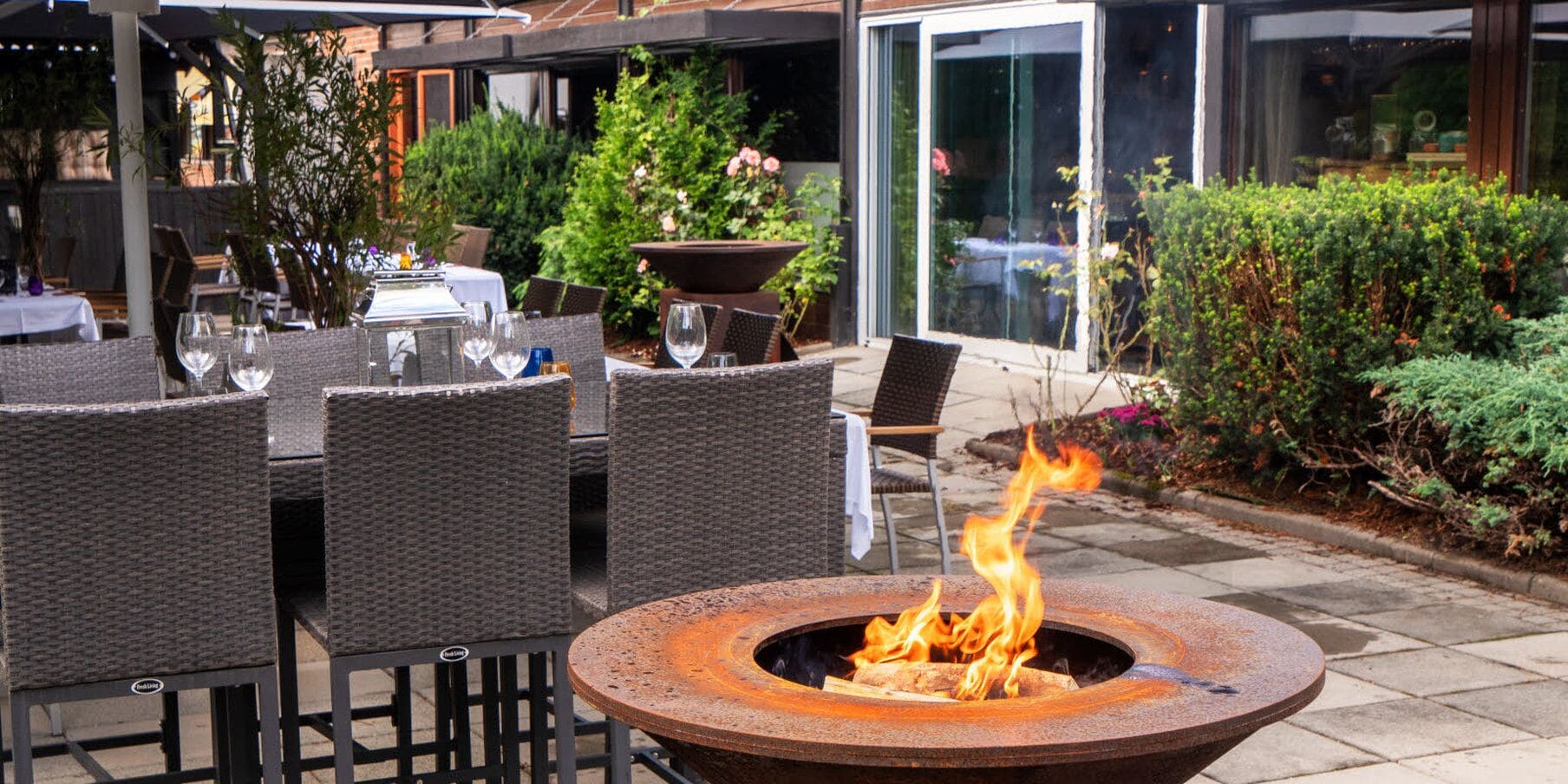 供應早餐、午餐和晚餐，當地料理，花園景觀