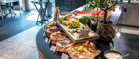 Breakfast, lunch, dinner served; local cuisine, garden views