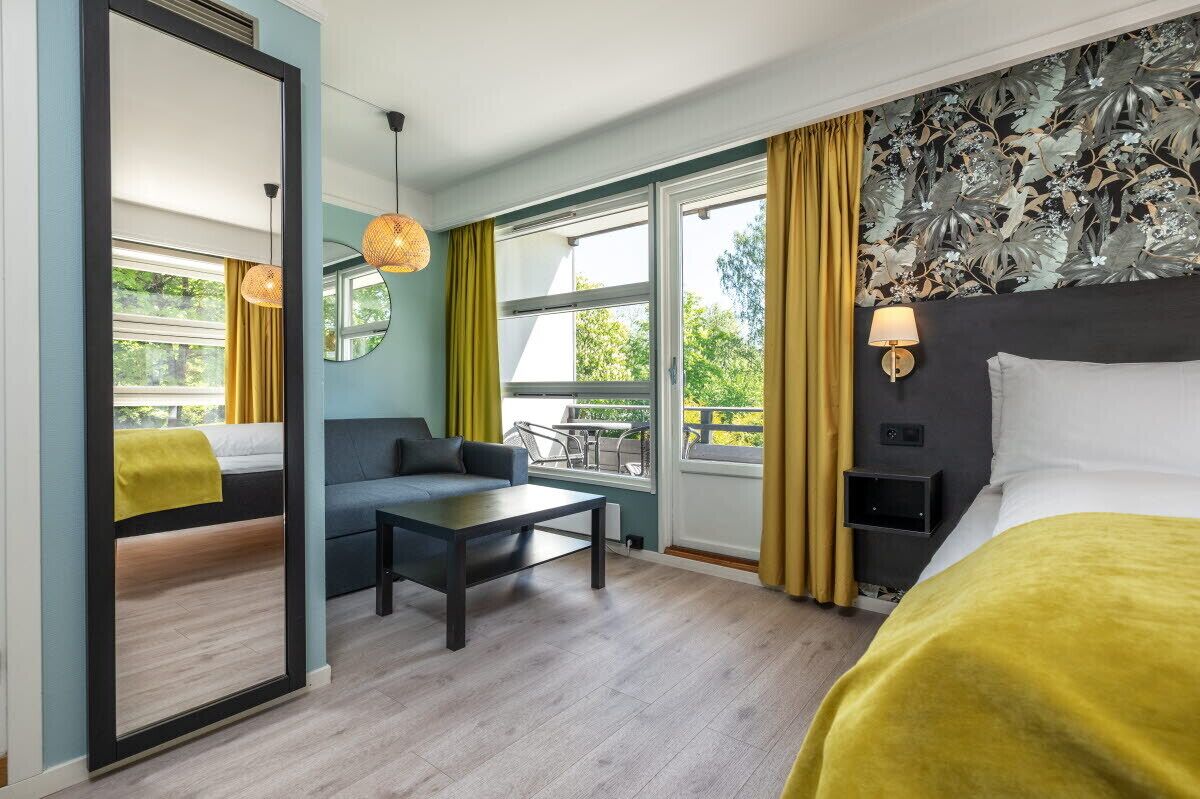 family room, 2 single beds, non smoking (standard) | premium bedding, minibar, desk, free wifi