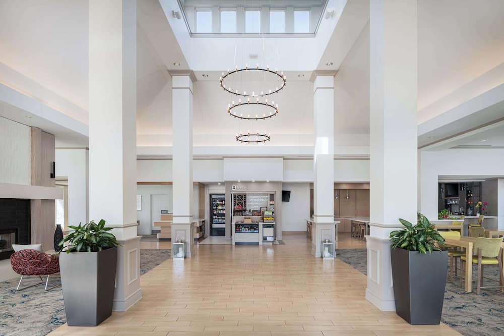 Hilton Garden Inn St. Charles