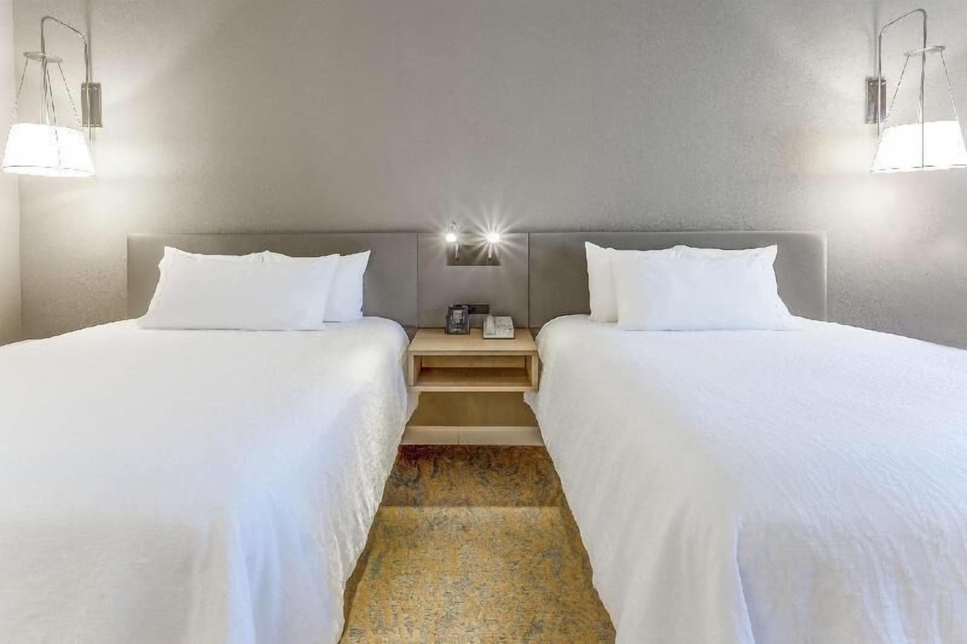 Premium bedding, in-room safe, iron/ironing board