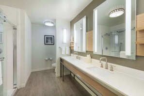 Bathroom shower - Hilton Garden Inn St. Charles (St. Charles)