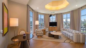 Premium bedding, pillowtop beds, in-room safe, desk