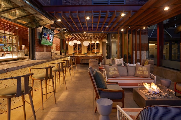 TV de tela plana 60 polegadas com canais a cabo, TV, filmes pagos