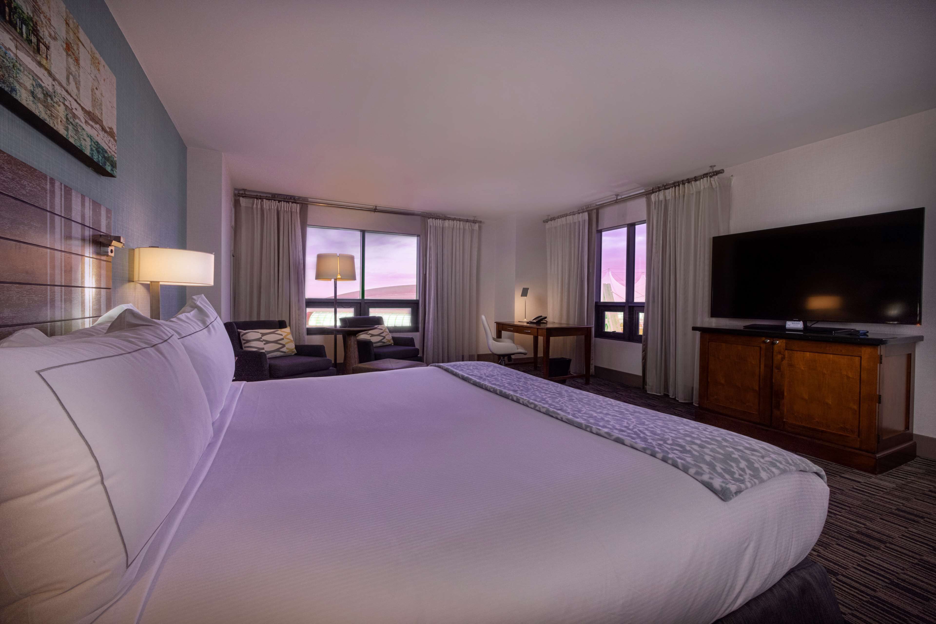Premium bedding, pillowtop beds, in-room safe, desk