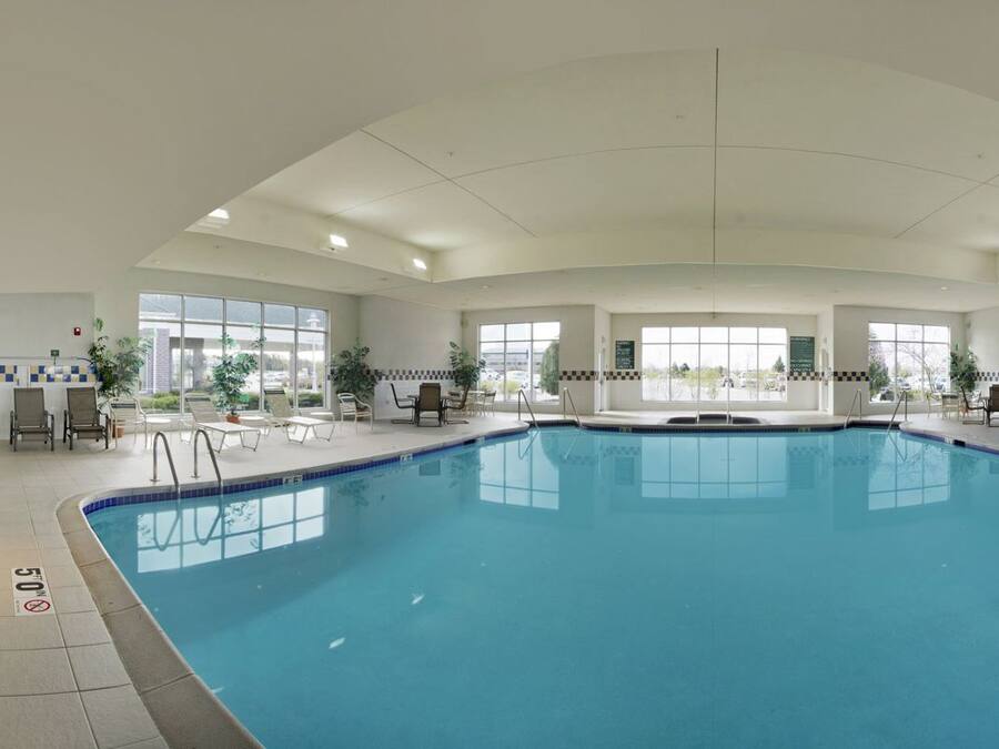 Indendørs pool