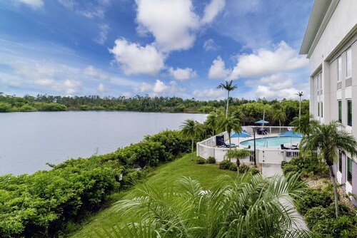 Holiday Inn Express & Suites Port Charlotte by IHG