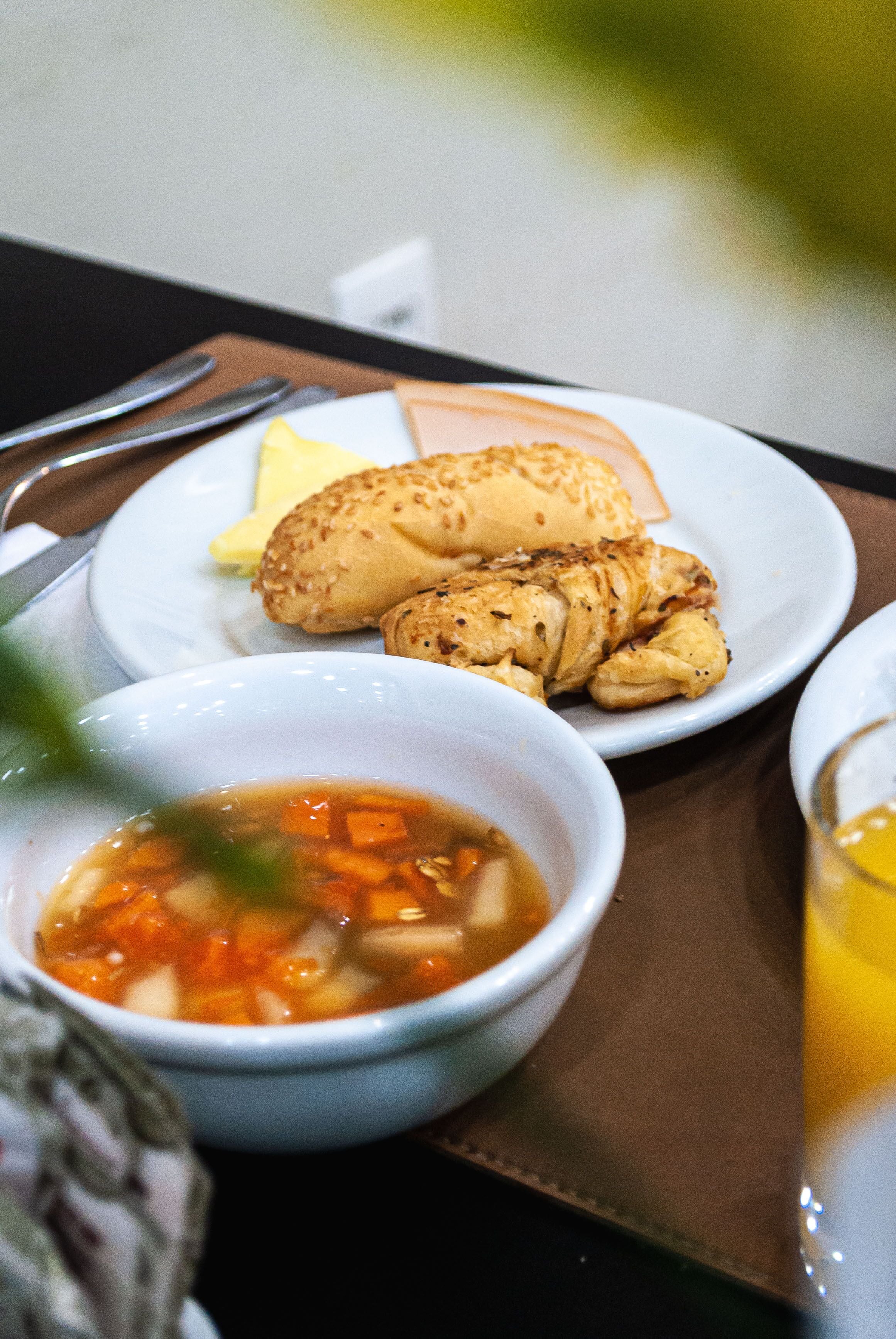 daily buffet breakfast (brl 50 per person)