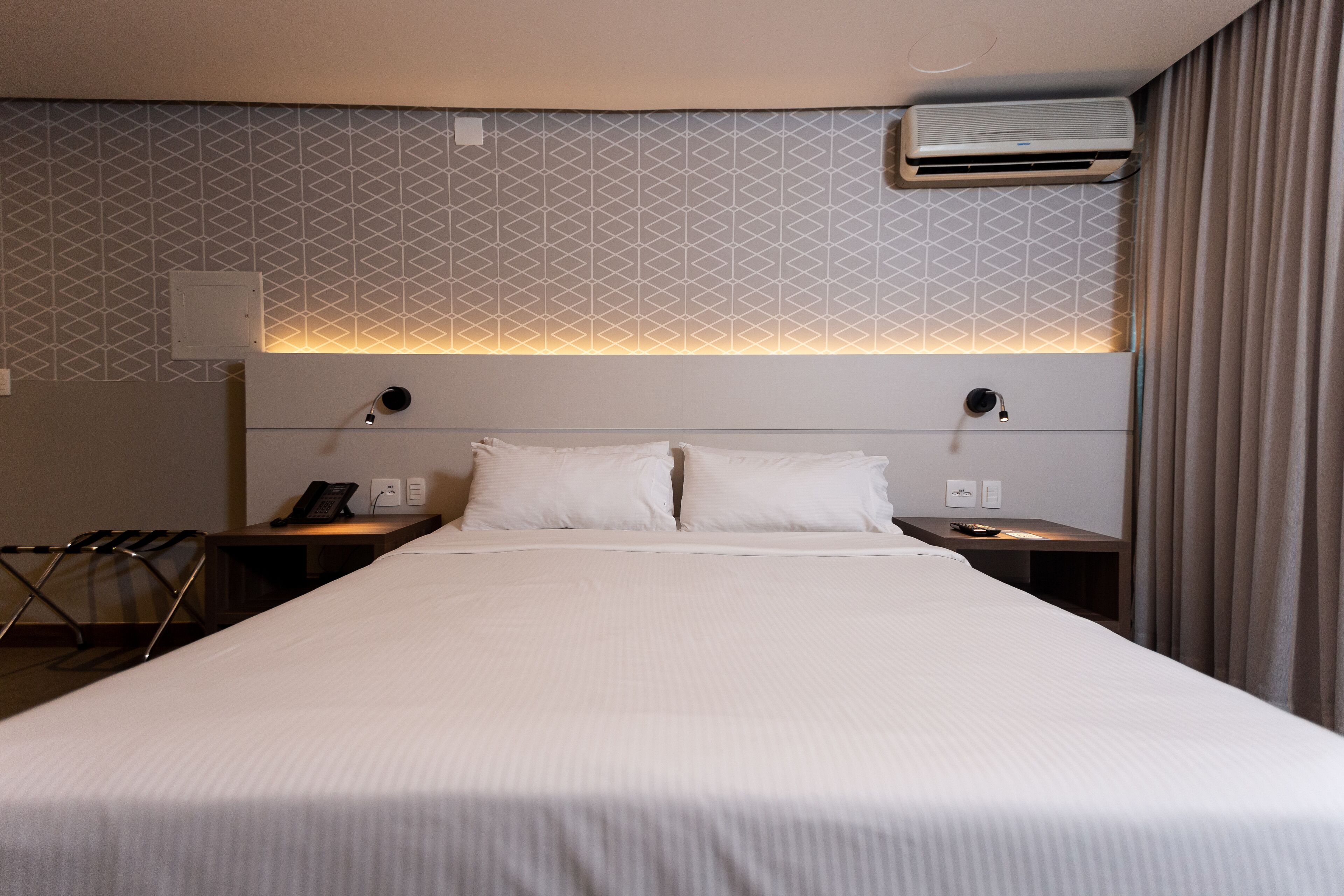 deluxe double room | 1 bedroom, minibar, in-room safe, desk