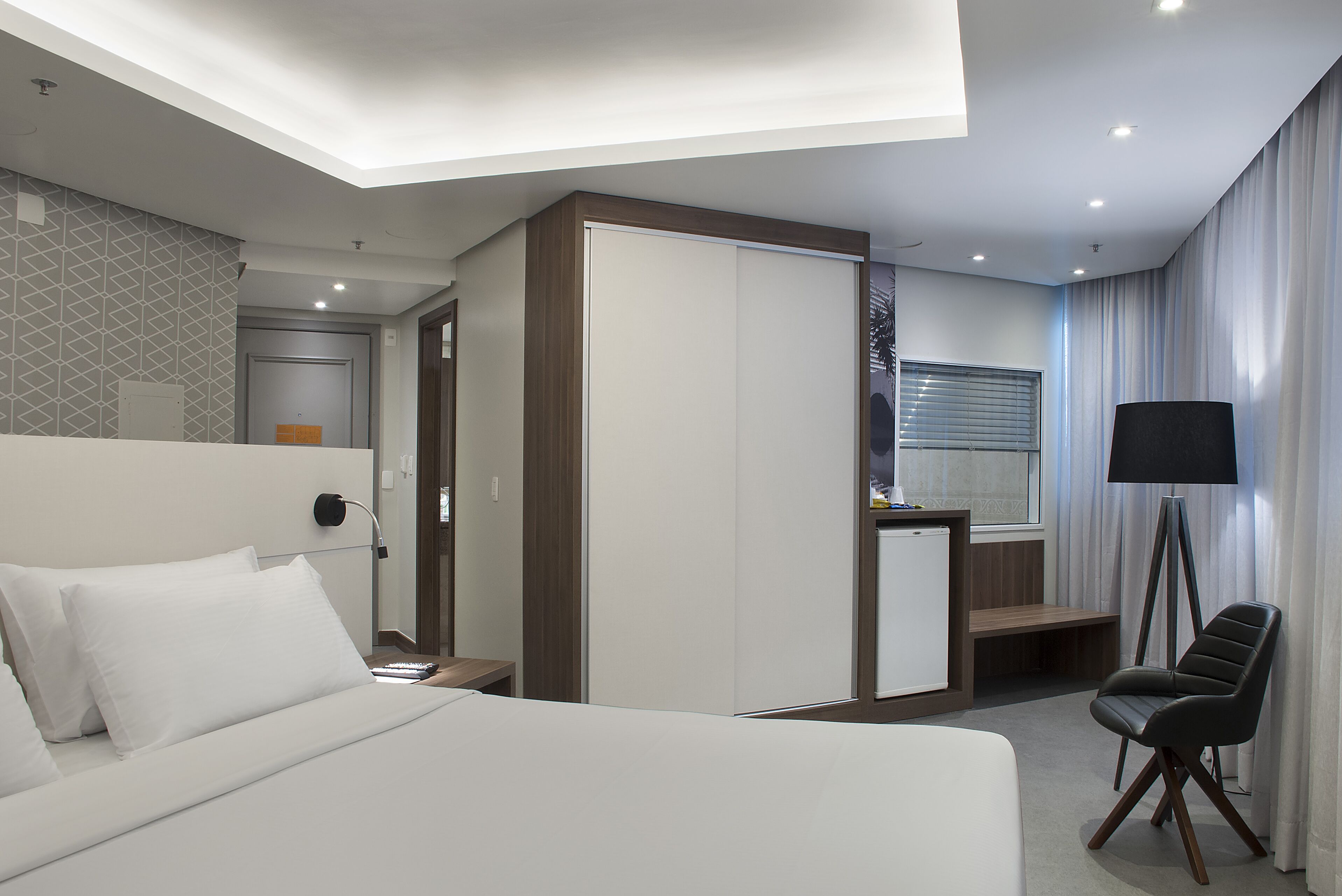 Foto - Master Porto Alegre Hotel - Av Carlos Gomes, Próximo ao Consulado Americano