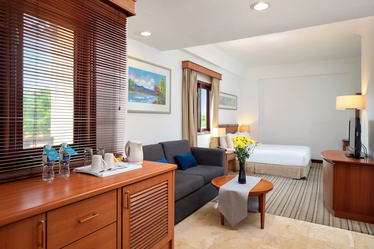 Minibar, in-room safe, individually furnished, desk
