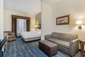 Suite, 1 llit de matrimoni gran, no fumadors | Escriptori, habitacions insonoritzades i planxa i posts de planxar 