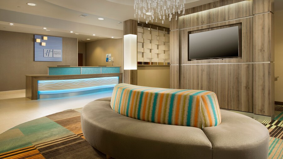 Holiday Inn Express & Suites DFW - Grapevine by IHG