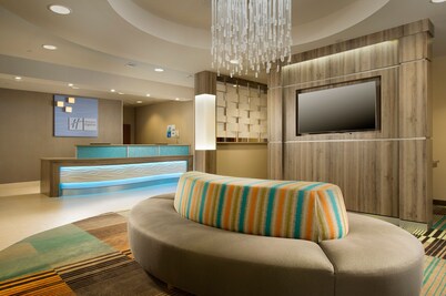 Holiday Inn Express & Suites DFW - Grapevine by IHG