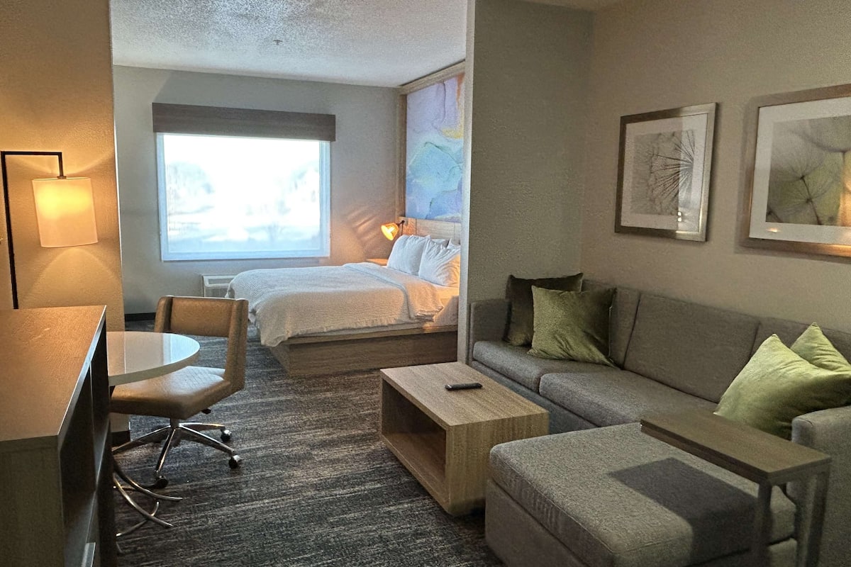 desk, laptop workspace, iron/ironing board, free cots/infant beds