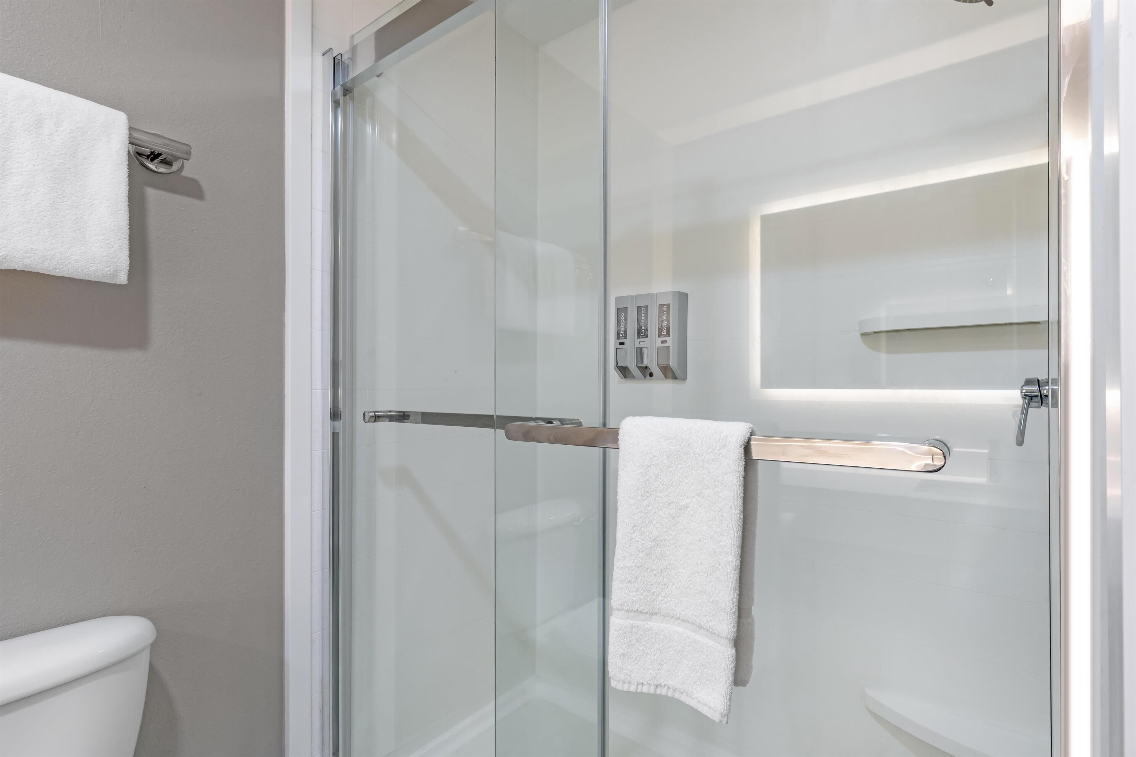 Suite, 1 King Bed, Non Smoking, Kitchenette (with Single Sofabed) | Bathroom