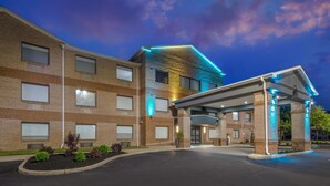 Unclassified image, 3 of 46, button - Best Western Plus Pocomoke City (Pocomoke City)