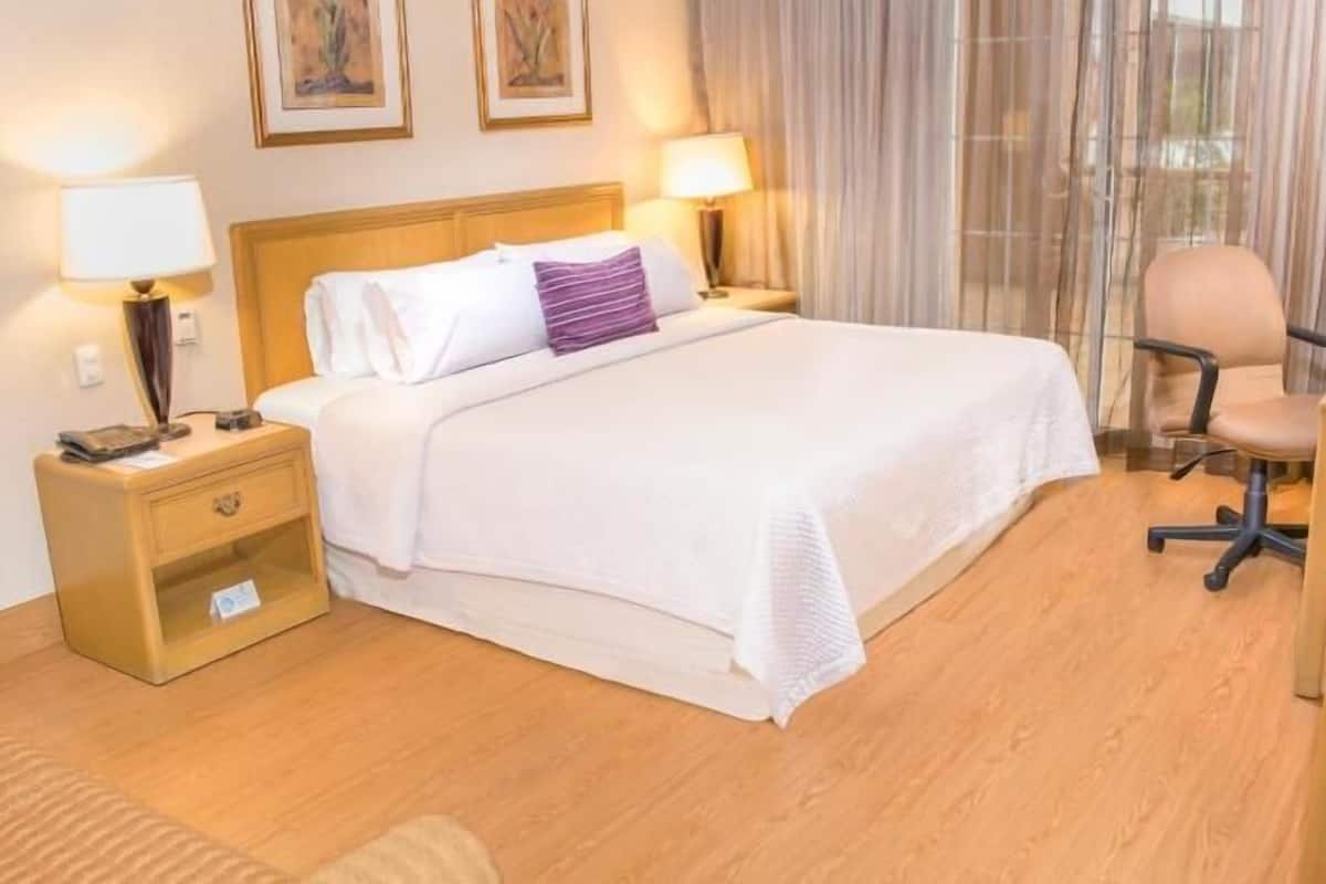 In-room safe, desk, soundproofing, iron/ironing board