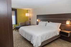 Premium bedding, in-room safe, desk, blackout drapes