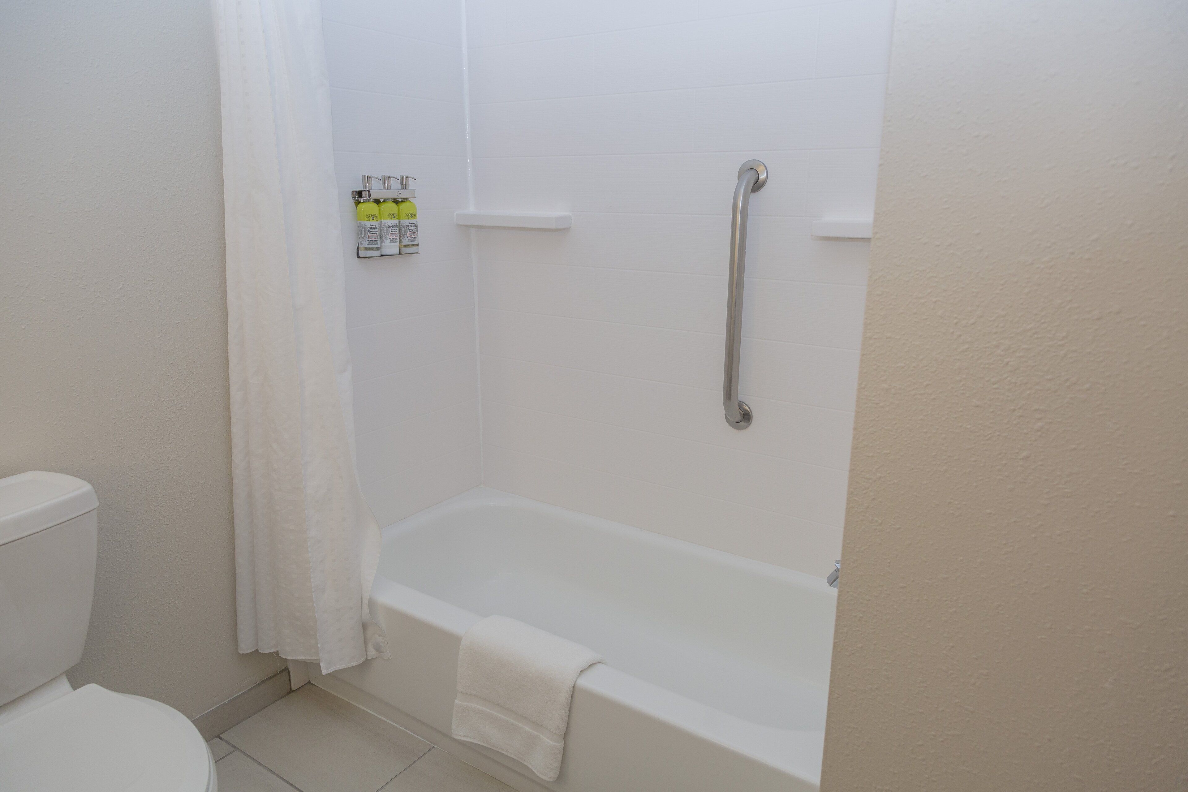standard room, 2 queen beds | bathroom | combined shower/bathtub, free toiletries, hair dryer, towels