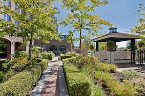 Interior - Holiday Inn Hotel & Suites North Vancouver by IHG (North Vancouver)