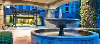 Holiday Inn Hotel & Suites North Vancouver by IHG